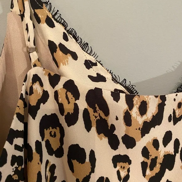 Socialite Leopard Print Going Out Top/Tank Top - Picture 8 of 9
